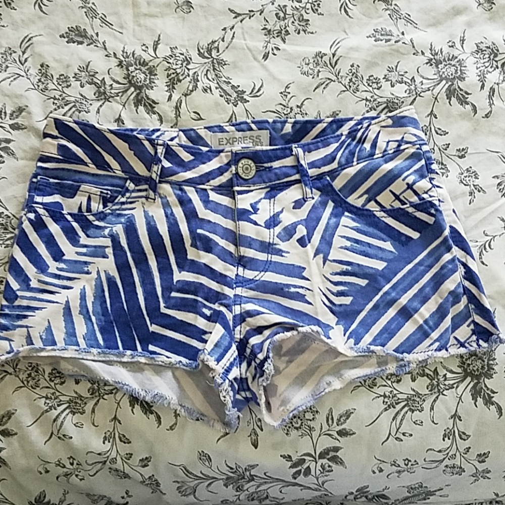 Express blue & white pattern shorts